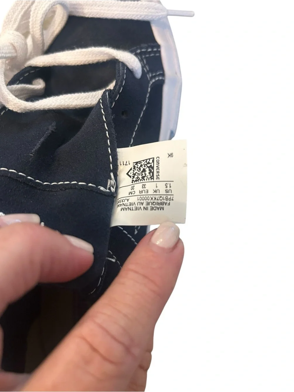 Converse suede navy sneaker new size 1.5